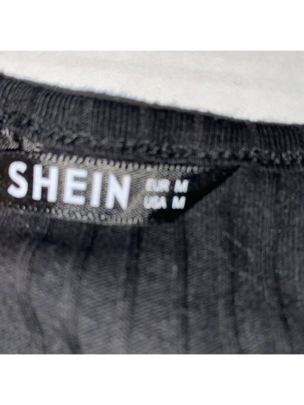 SHEIN CropTop - Picture 4 of 6